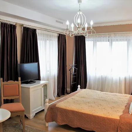 Old City Nf Hotels